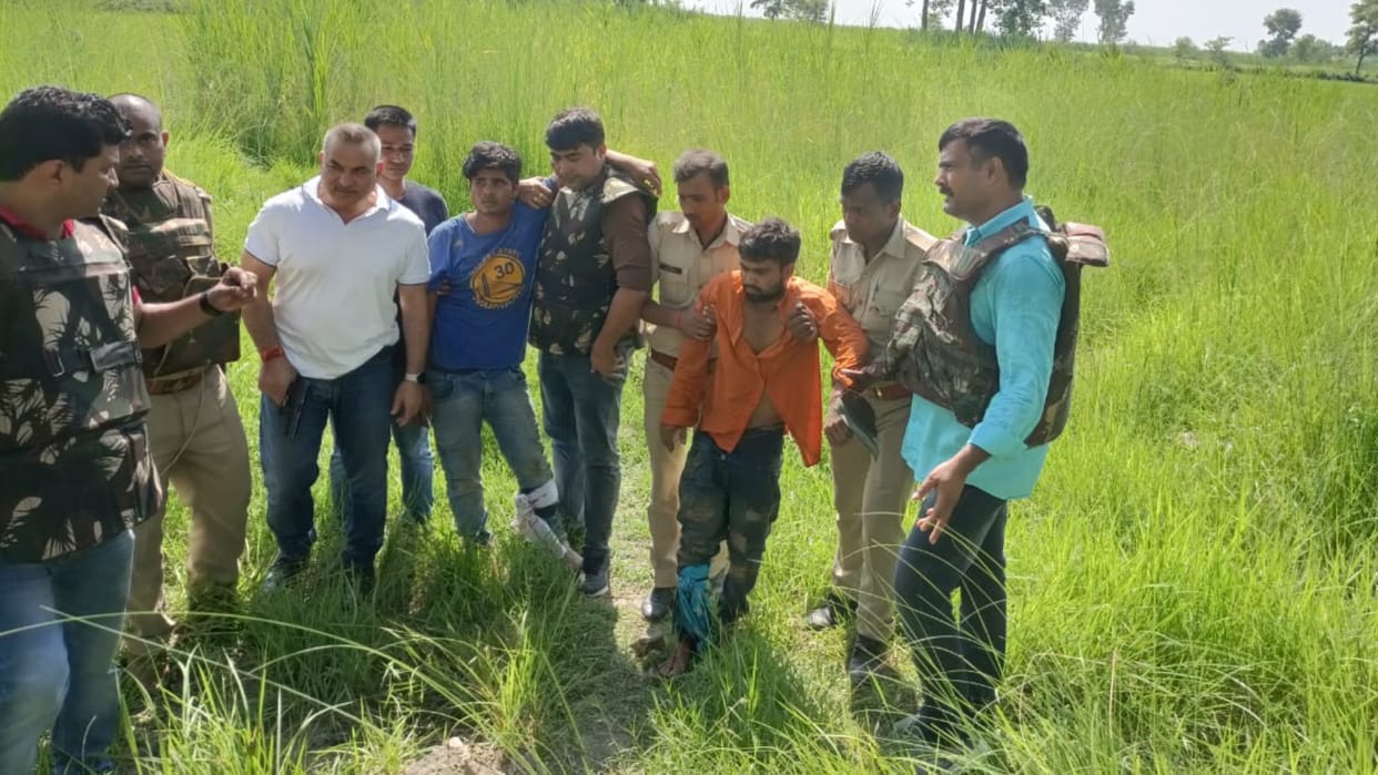 Police encounter with animal smugglers in Kushinagar three arrested