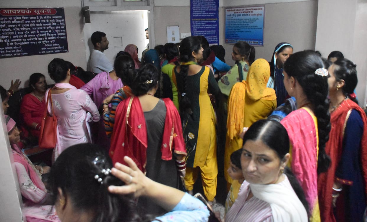 Arrangements gasped in controlling the crowd in the regional hospital