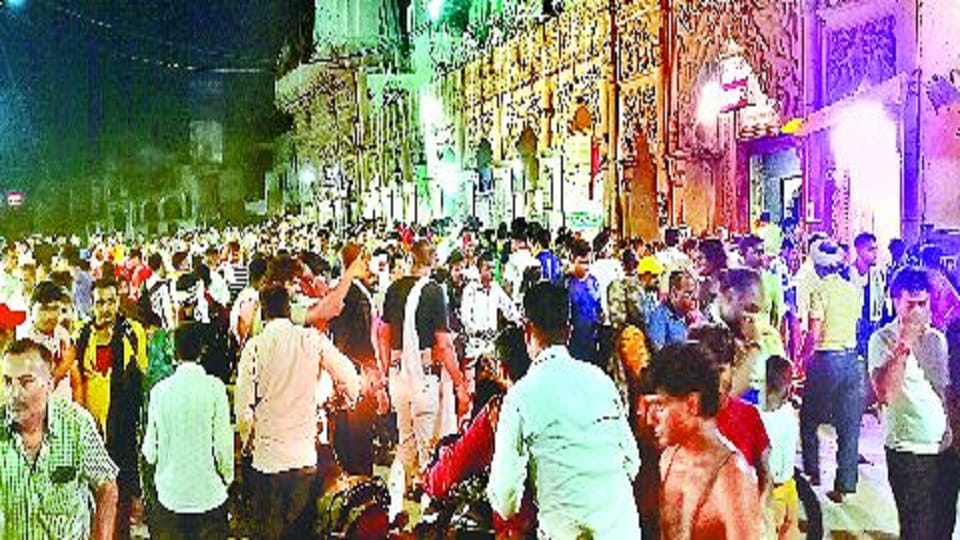 Mudiya Purnima Mela On the eve of Dev Shayani Ekadashi crowd of devotees in mathura