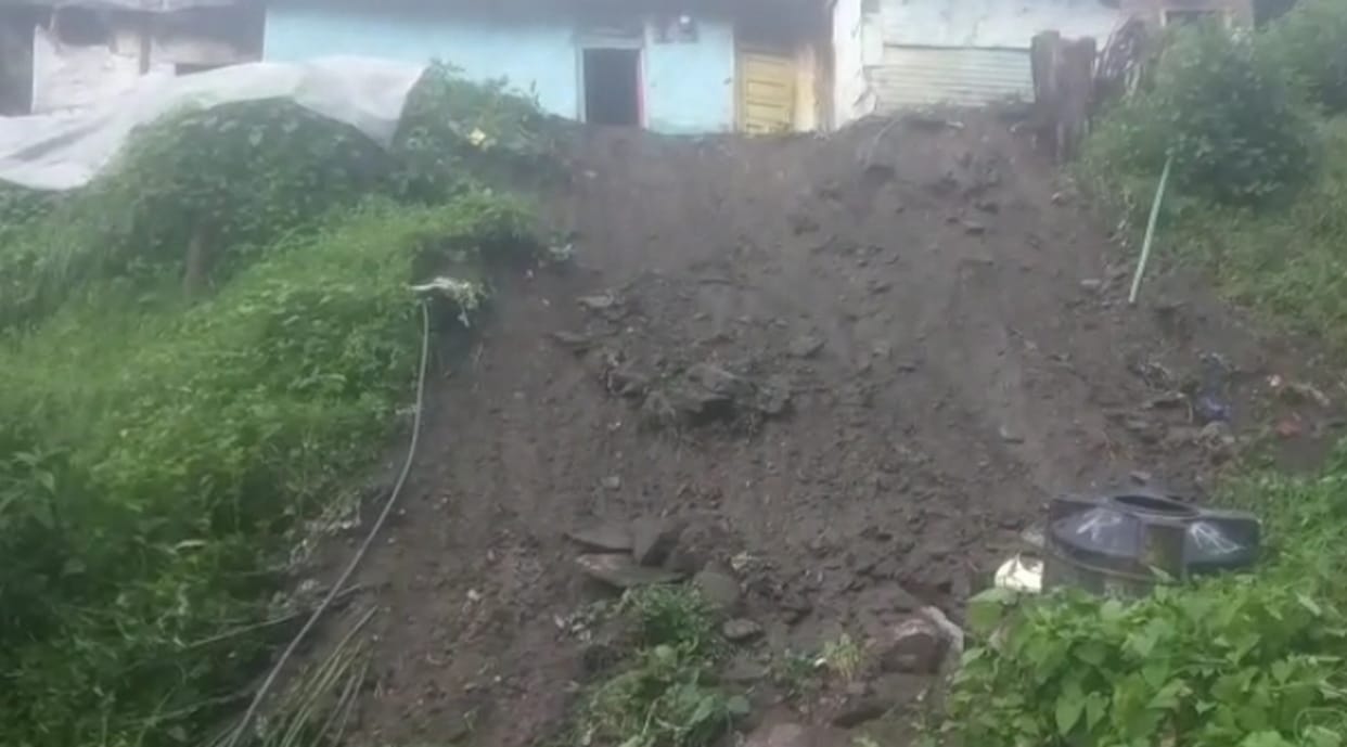in nohradhar house are going to in dangers due to heavy rain and landslides