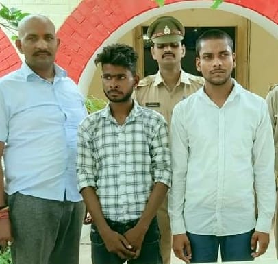 Two accused caught cheating by pretending to be employees of Crime Branch cell