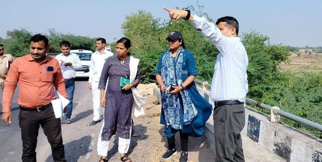 Kanpur dehat : DM visited the areas affected by the flood, said - make good preparations for the rescue