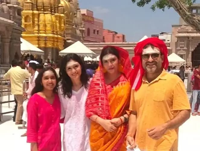 Kashi Vishwanath Dham Mirzapur fame Pankaj Tripathi do worship lord shiva  with family his wife shared picture