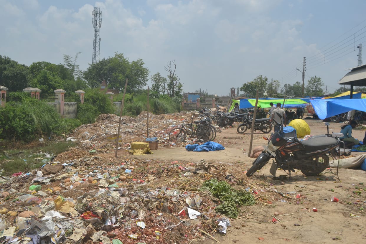 Plenty of problems in Naveen Mandi, traders upset
