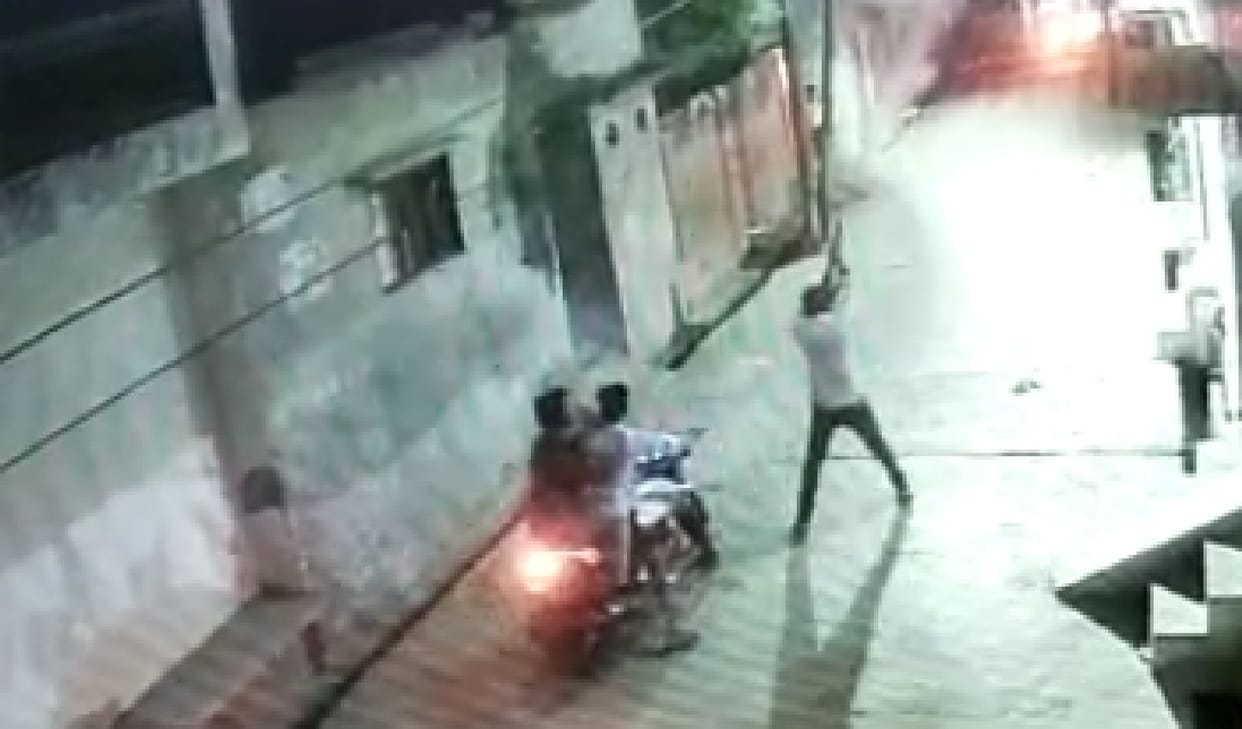 Youths fired, incident caught in CCTV