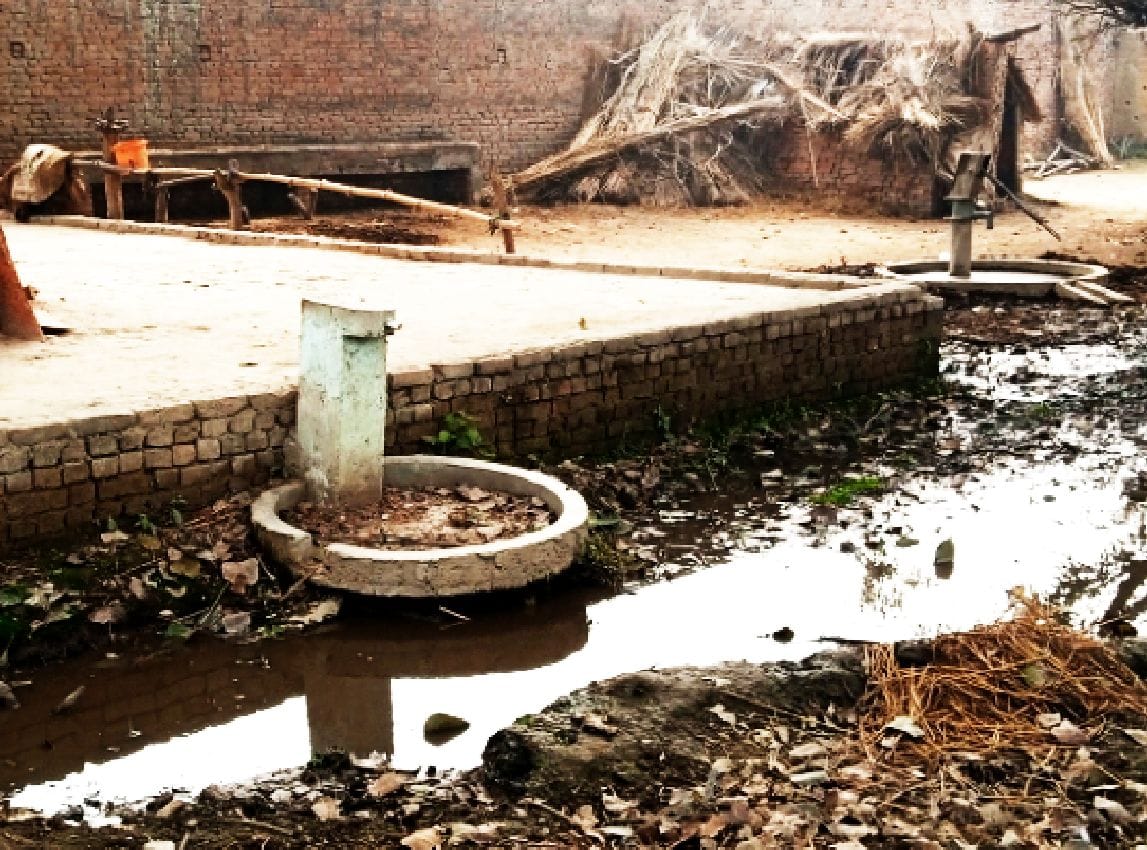 The condition of the village of martyr Roshan Singh, adopted by the MP, has become like an orphan