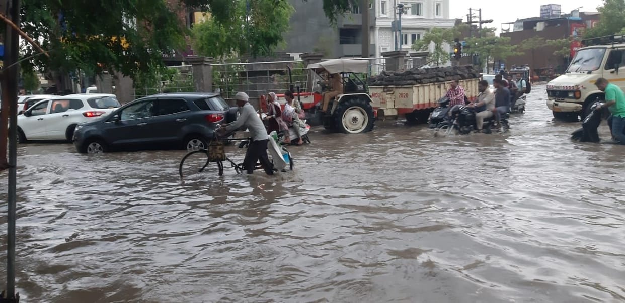 Monsoon merciful: drizzle rain, relief from humidity