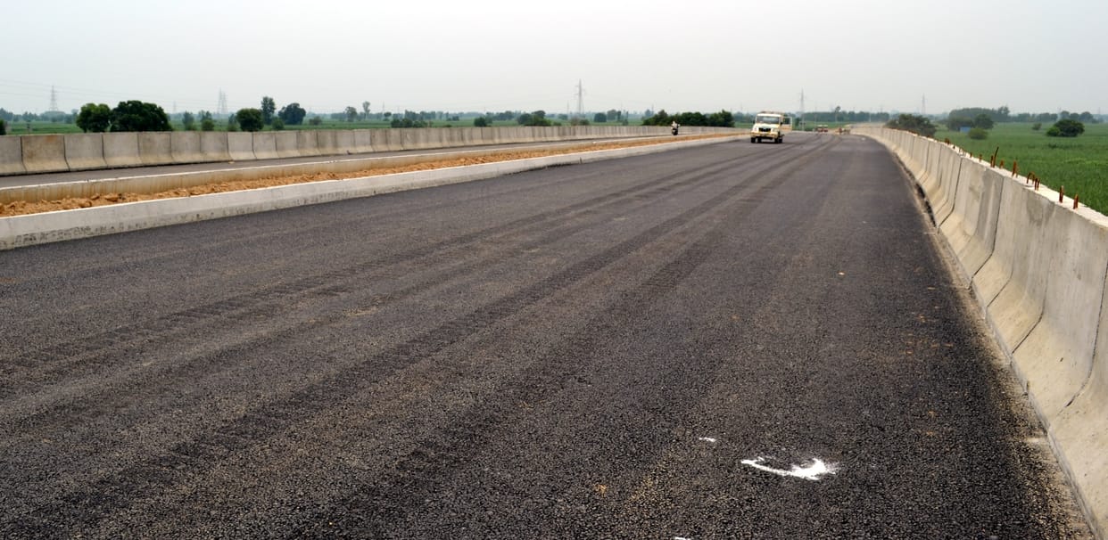 Coal tar started on Simbhalka flyover