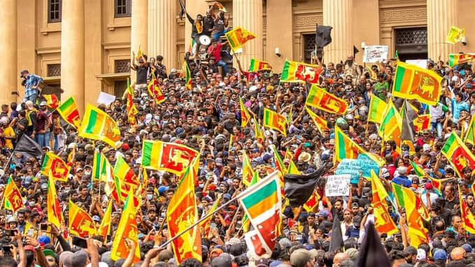 sri lanka economic crisis president gotabaya rajapaksa house surrounded by protestors see photos