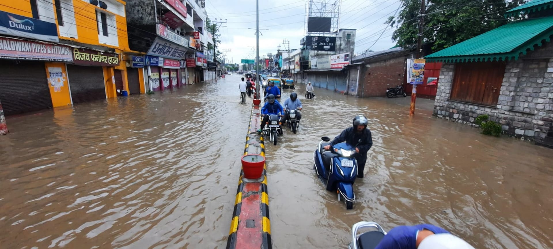 Uttarakhand weather, heavy rain, waterlogging on Gangotri National Highway, roads and bridges collapsed in Pithoragarh, red alert,  See Photos