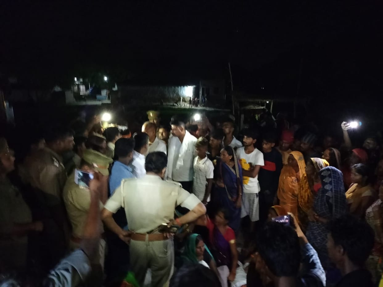 Youth dies due to pickup's collision, villagers jammed the highway