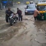 दक्षिण गुजरात के कई हिस्सों में भारी बारिश के बाद बाढ़