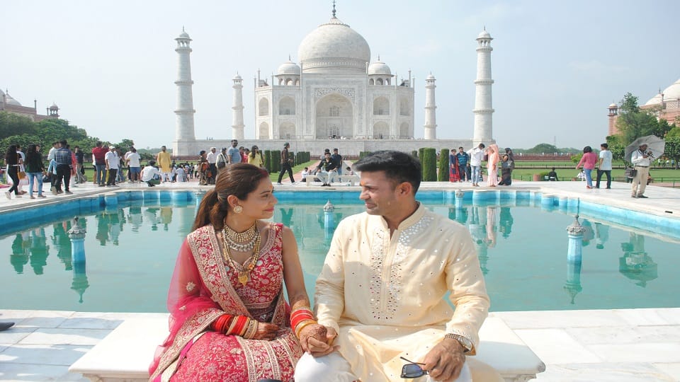 actress Payal Rohatgi and wrestler Sangram Singh visited the Taj Mahala After marriage