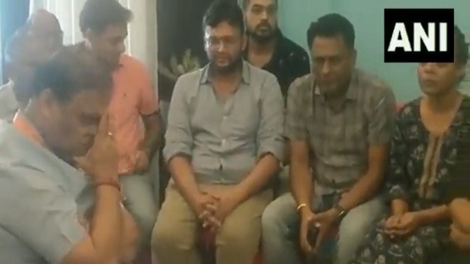 Assam CM Himanta Biswa Sarma pulls up the SP  apologises to the family of a young businessman who allegedly died by suicide