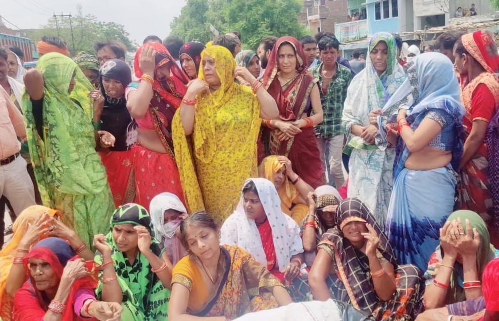 Banda: Jammed by keeping dead body in National Highway