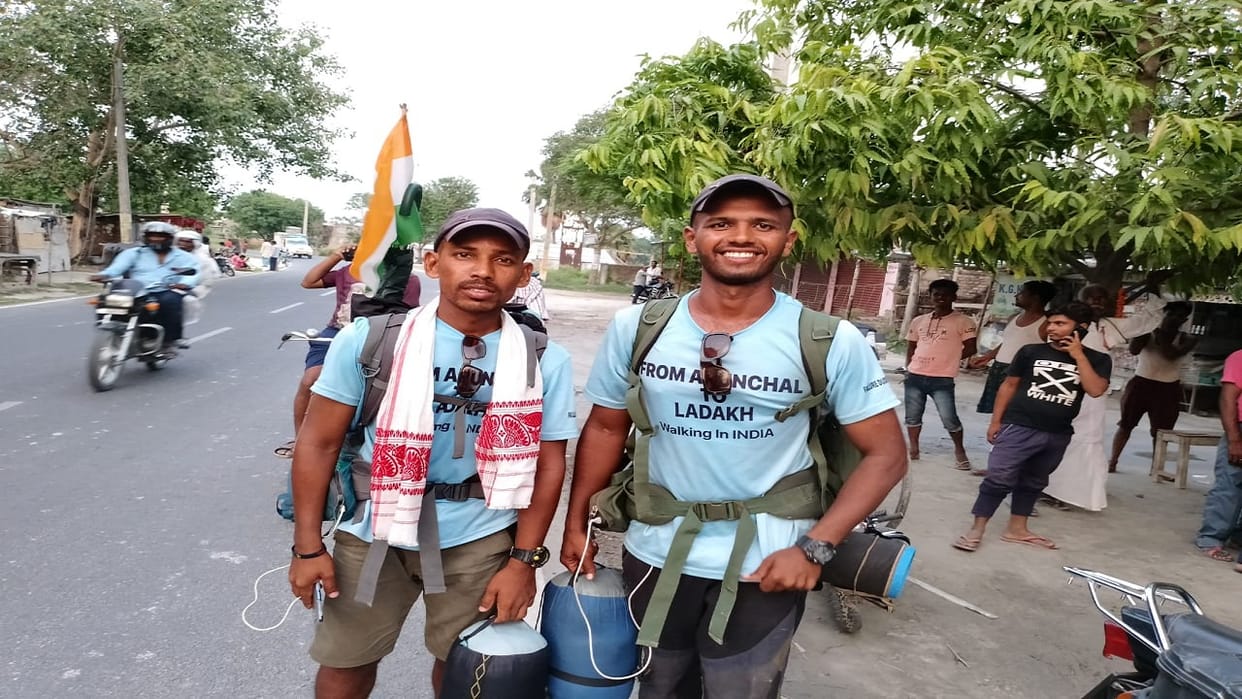 Welcome to two friends who reached after traveling 22 hundred km in Nighasan of Lakhimpur.