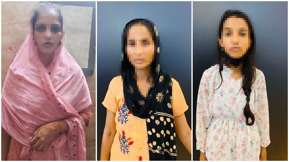 dtc bus driver murdered by both his wives in govindpuri
