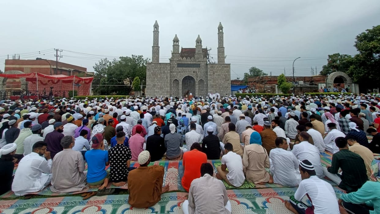 People Offered Eid Ul Adha Prayers In several Mosques of jammu kashmir