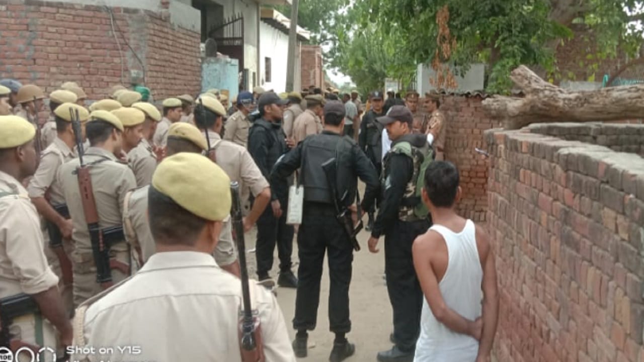 Double murder in Aligarh Two people died and many injured in a dispute between two groups in Moosepur village