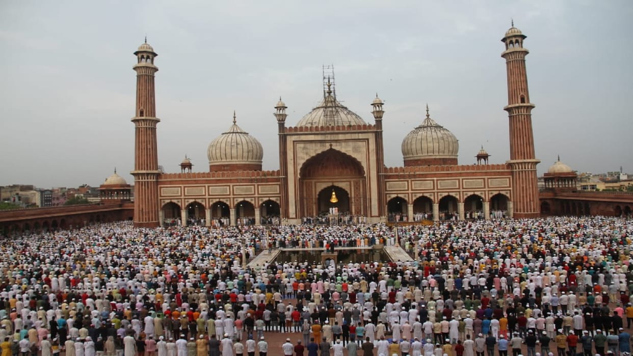 Bakrid celebrated in Jama Masjid with peace after two years see photos