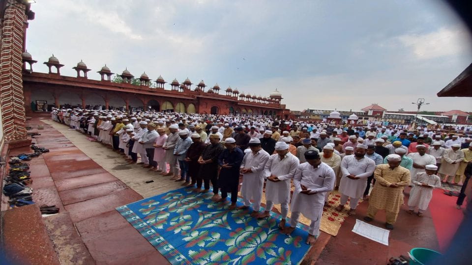 Eid Ul Adha 2022 Muslims Perform Namaj At Shahi Masjid of Taj Mahal