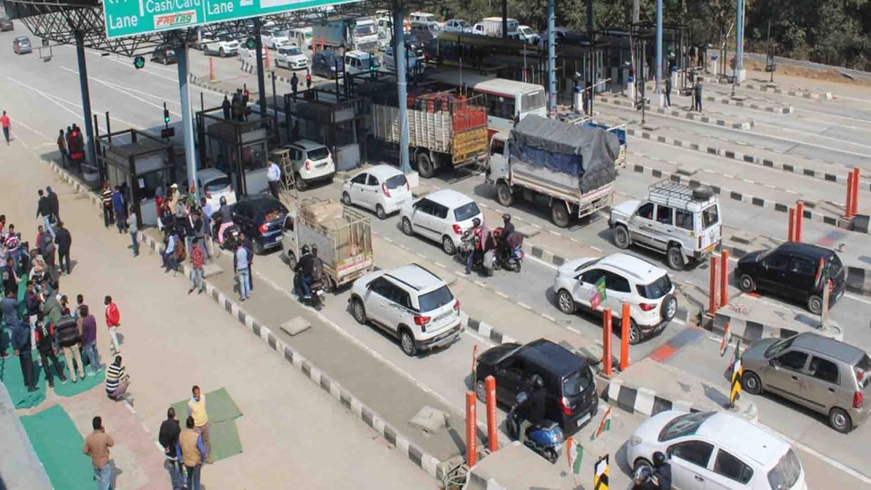 UP: Vehicle did not pass through toll, got challan