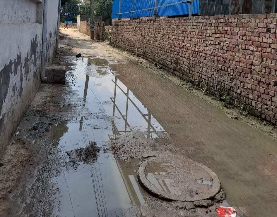 Sewers get jammed only in light rain, no one's attention after complaint