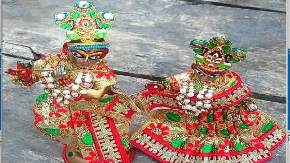 theft return the precious idol to temple Kasganj News