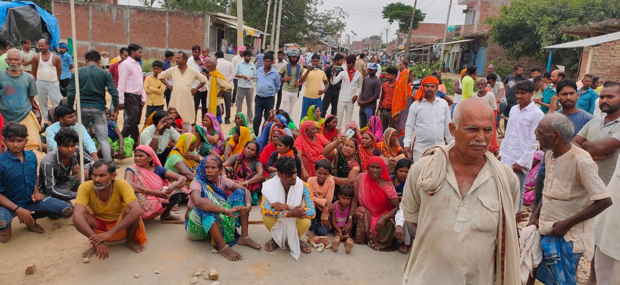 Police did not register a case, villagers sitting on the road