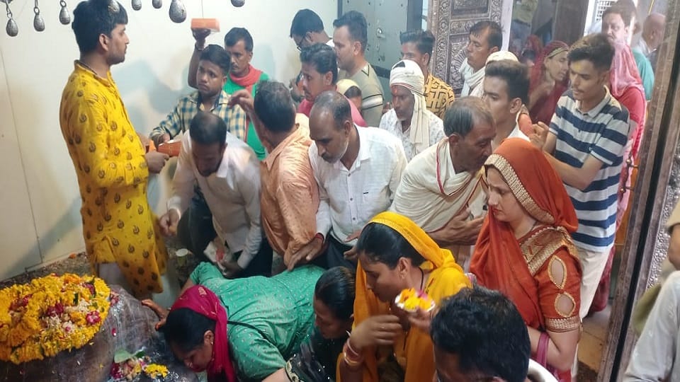 Mudiya Purnima Mela Huge Crowd Gathering In Govardhan Mathura