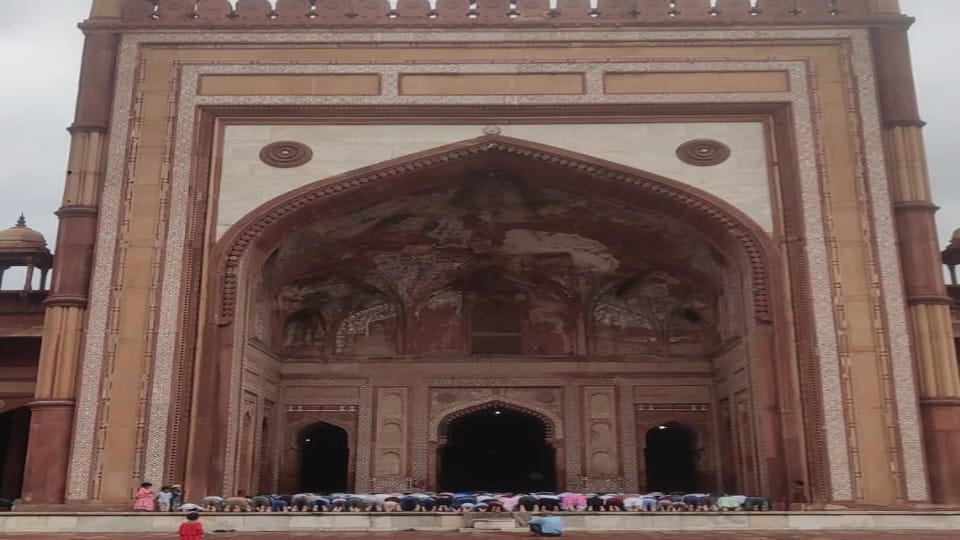 Eid Ul Adha 2022 Muslims Perform Namaj At Shahi Masjid of Taj Mahal