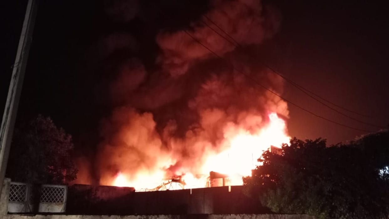 A fire broke out in a factory in Partapur of Meerut and panic spread in the area