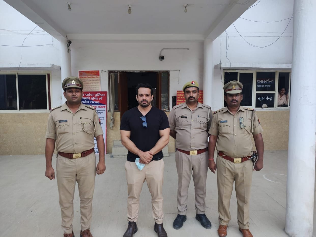 youtuber gaurav taneja arrested in metro to celebrate