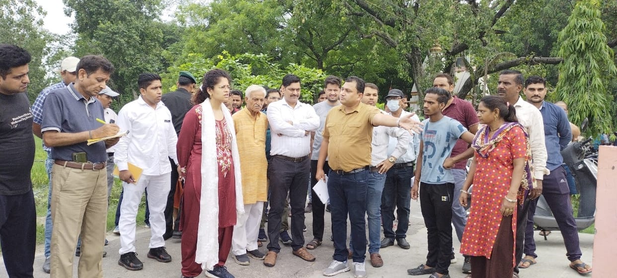 Municipal commissioner inspected the Pavdhoi river