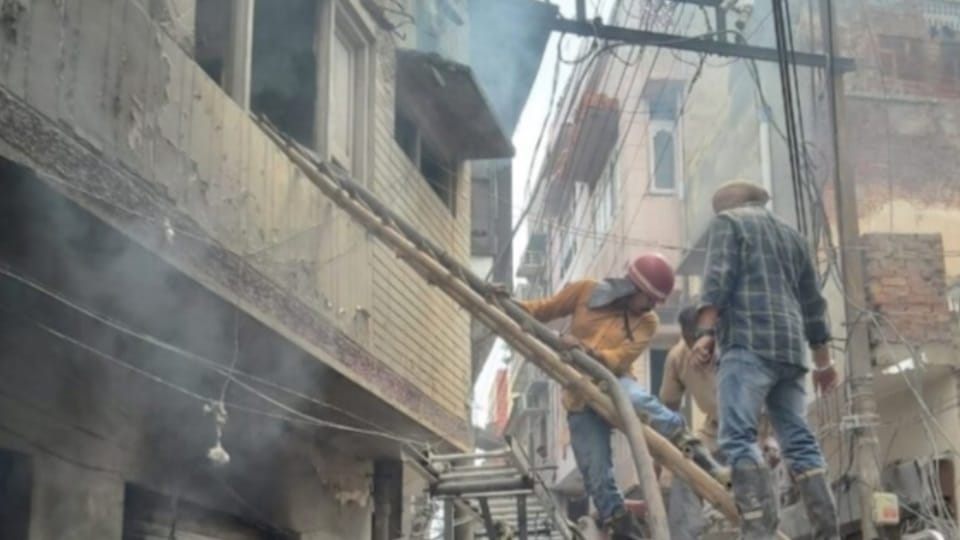 Fire Broke Out in Dry Fruit Shop in Amritsar