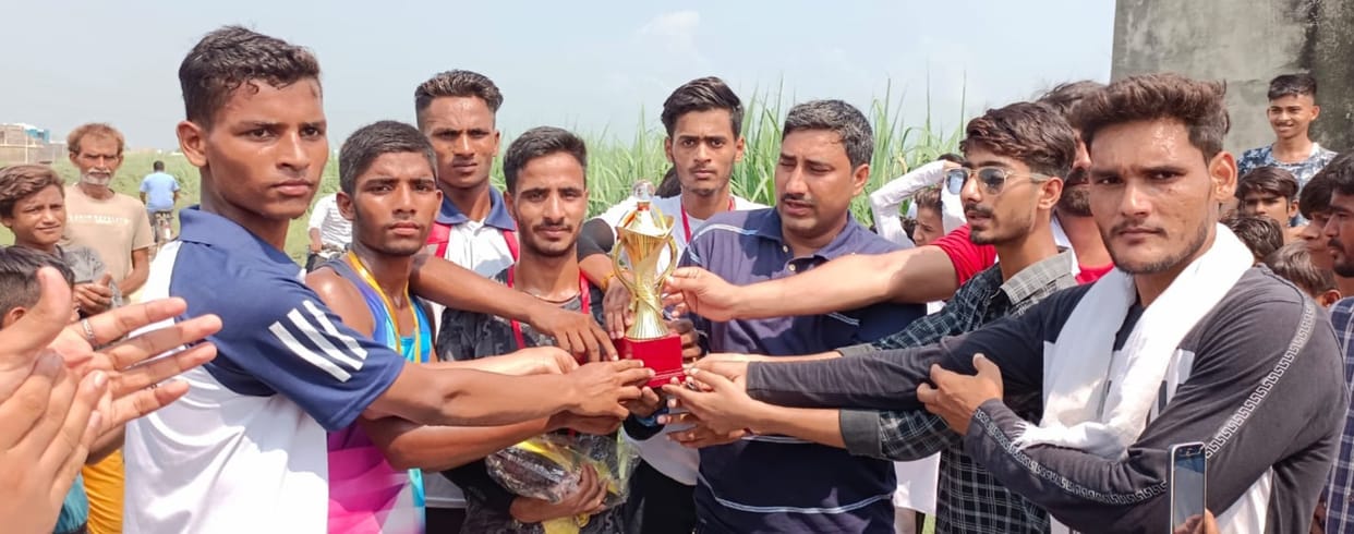 Arpit won eight hundred meters race