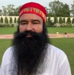 बागपत : सोशल मीडिया पर प्रवचन देते राम रहीम।