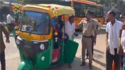 Fatehpur: 27 people were in an auto, police took action