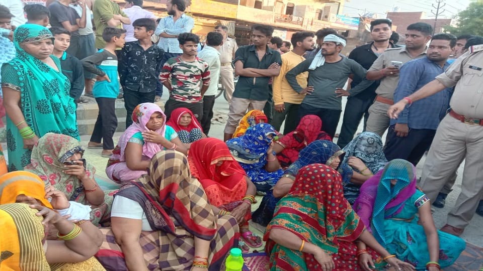painful death of three year old girl drowned in open drain in front of house in agra