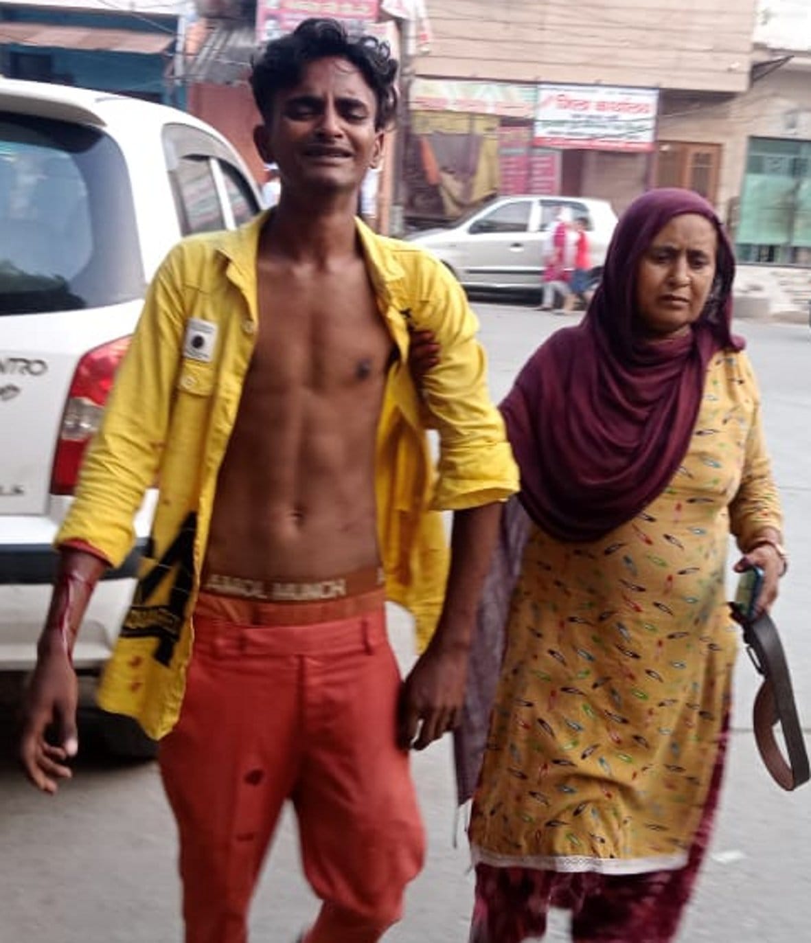 Kerosene was poured on the woman, the maternal side was beaten up in the panchayat