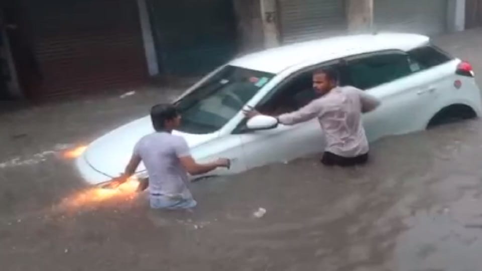Budaun Poll of administration's preparations open in light rain water-logging occurred in many places