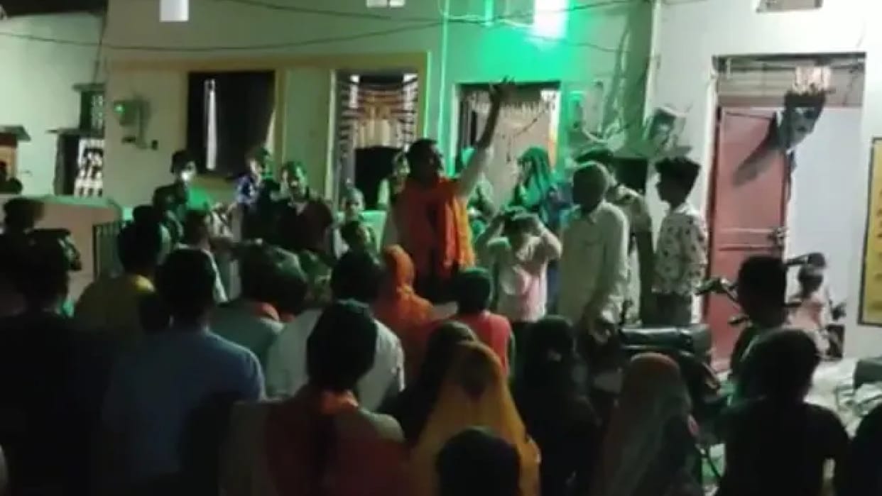 Controversial statement of BJP mayor candidate in Ratlam, said- I will stop all facilities for those who put Congress flags