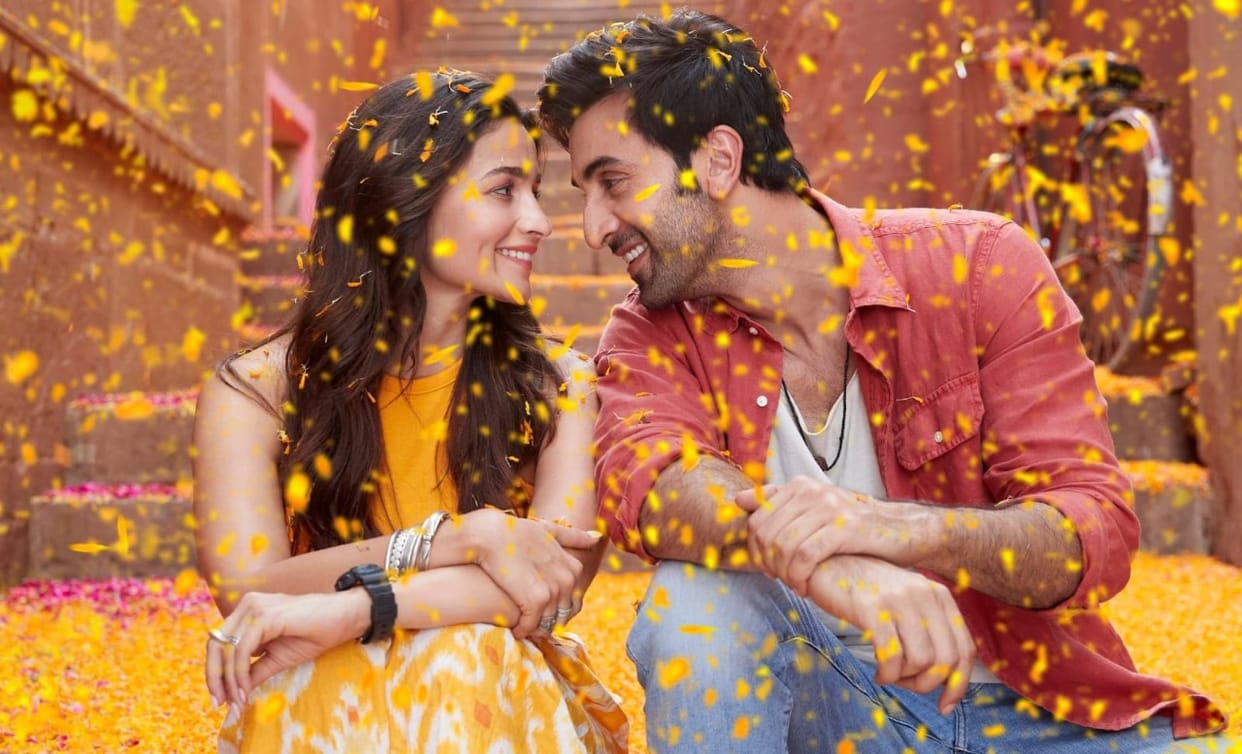 Ranbir Kapoor Alia Bhatt Film Brahmastra song Kesariya will release on 17 july