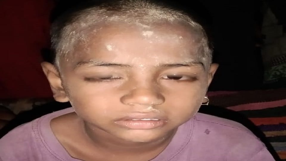 suddenly five year old boy down into earth by 15 feet in tundala Firozabad news