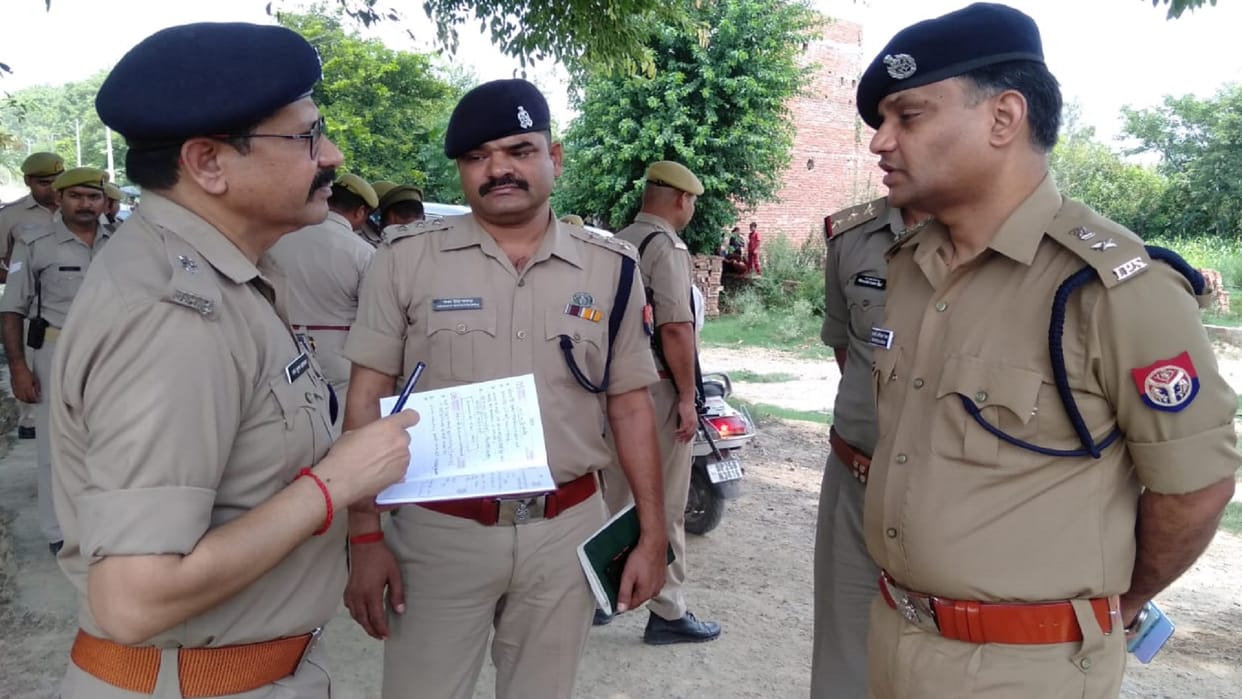 Bareilly Bike and cash robbed from bank s collection agent