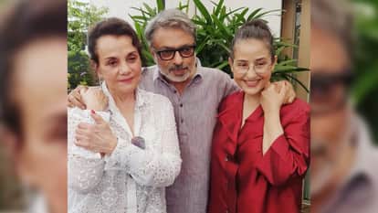 Sanjay Leela Bhansali Manisha Koirala Mumtaz Photos Goes Viral On Social Media Fans Asking if she doing web series heeramandi