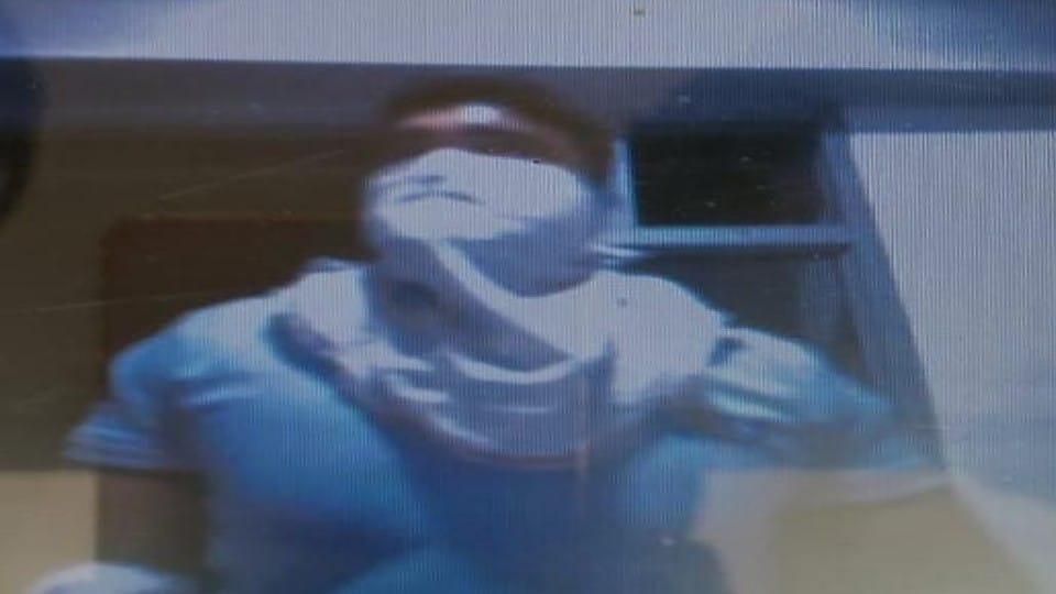 young man who tried to broke ATM caught on CCTV camera in agra