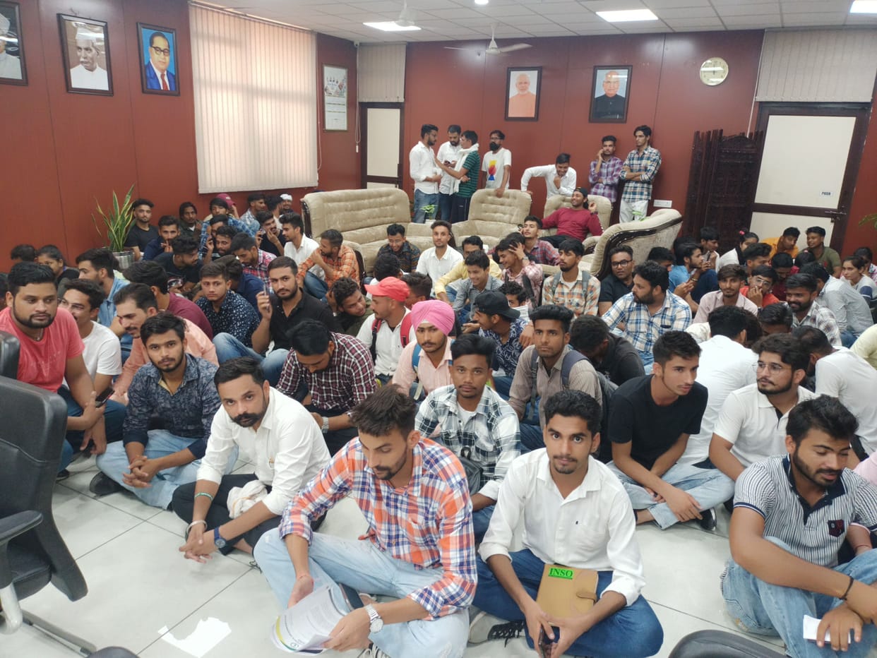 CDLU: Students created ruckus, VC office during the day and VC residence in the evening
