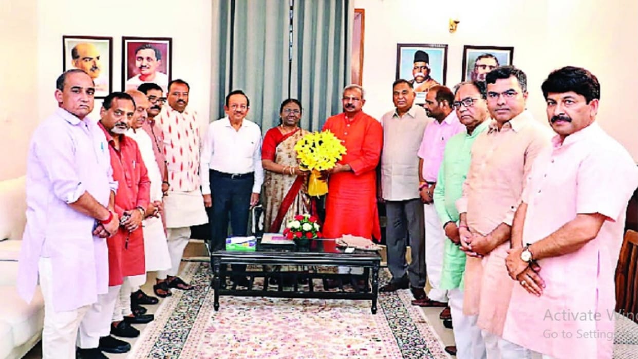 Presidential Election: Delhi BJP delegation meets Draupadi Murmu vows to win