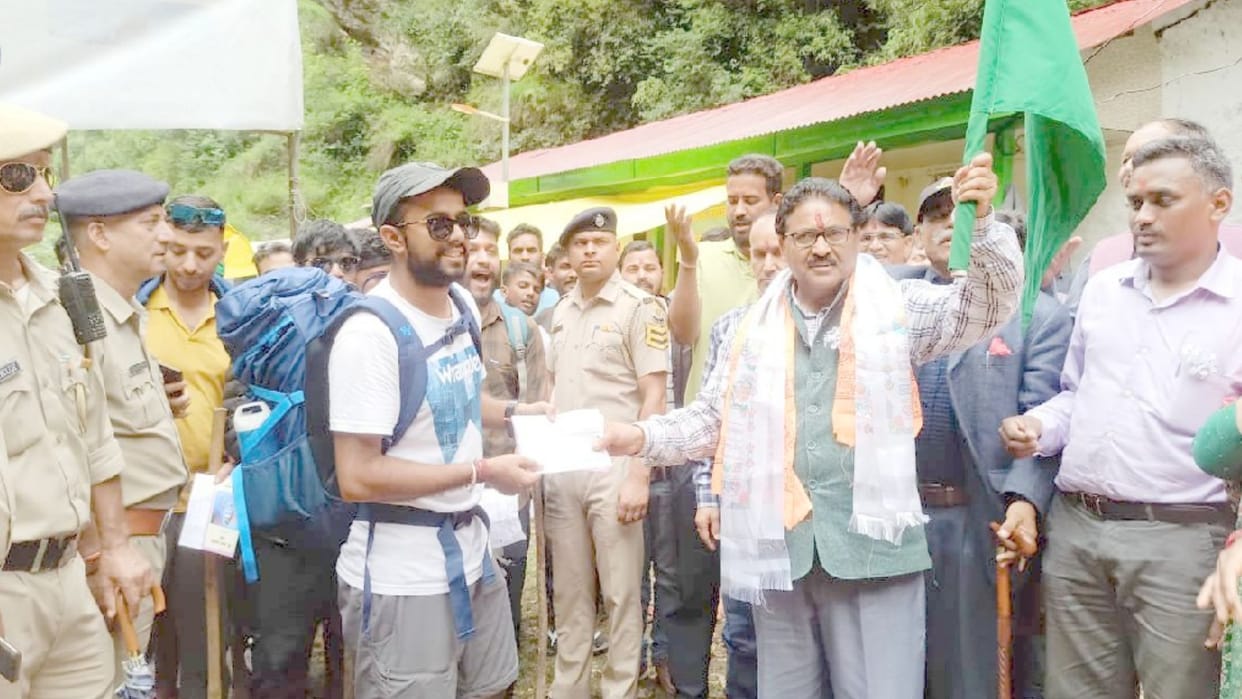 647 passengers including 26 women left for Shrikhand Yatra
